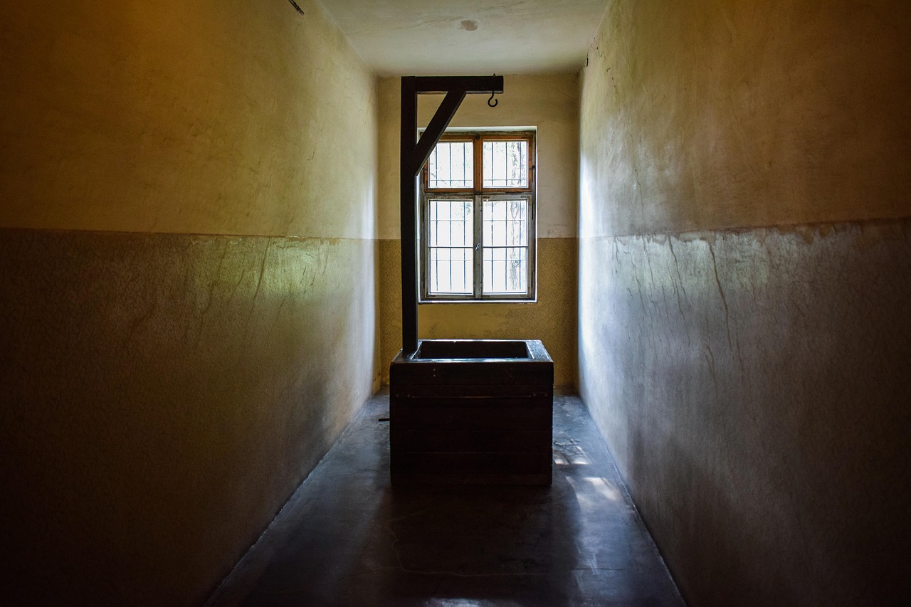 出售私人号微信:杭州临安代理注册