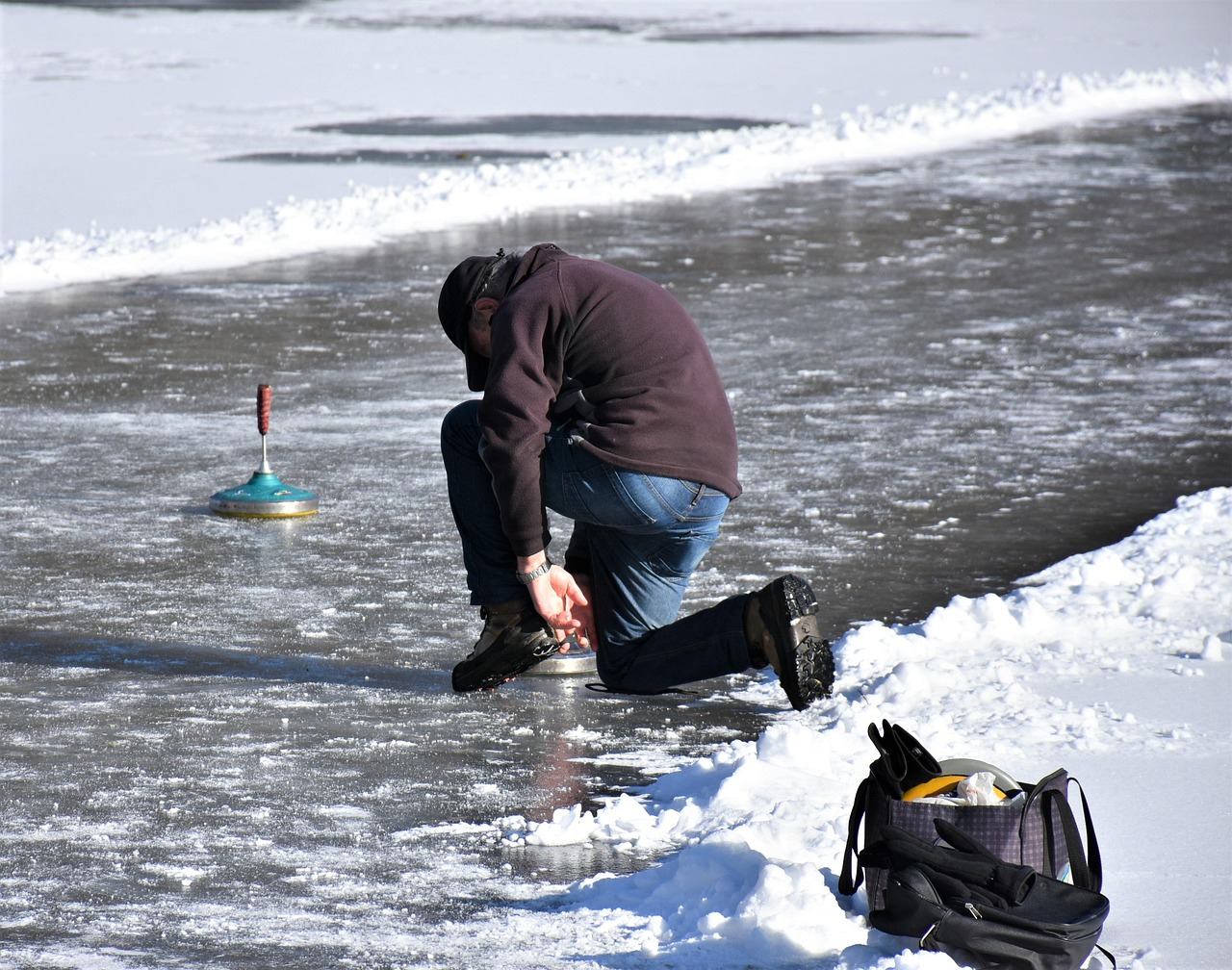 如何教育玩家不使用技术支持？